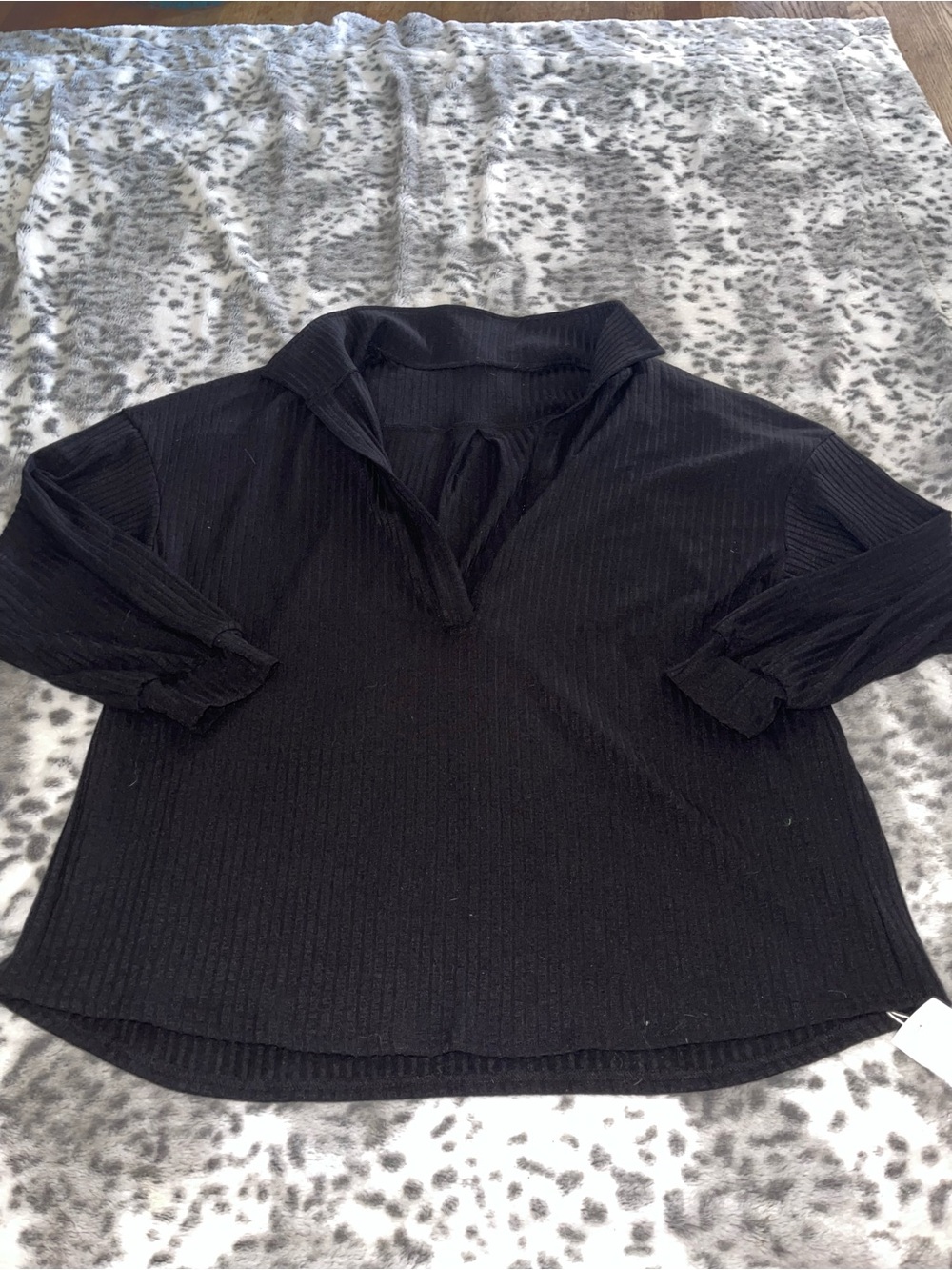 Fisoew v-neck shirt